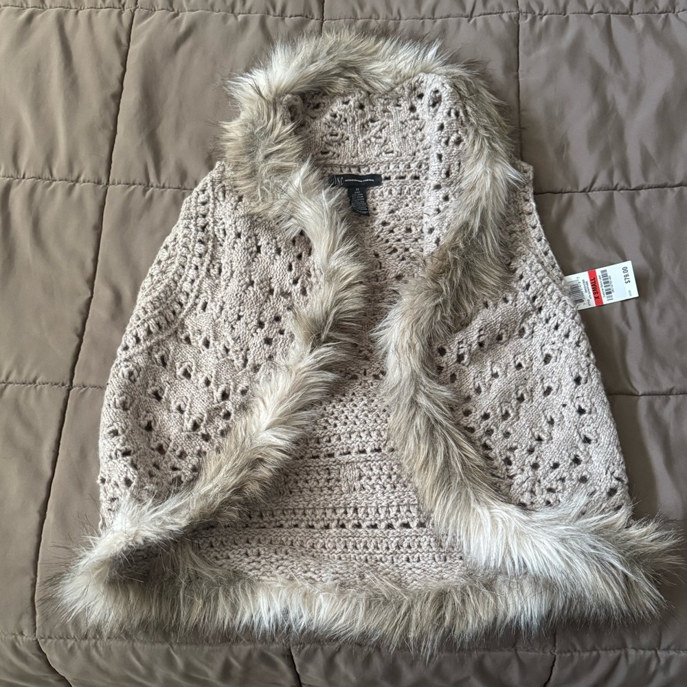 Faux Fur Trimmed Knit Vest never worn tags on